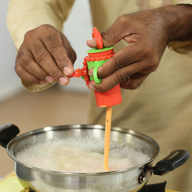 3 in 1 Puri Kachori Gujiya Maker + 16 Pcs Namkeen Maker (PKG4)