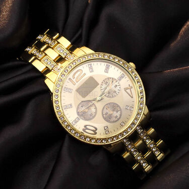 Ultra Luxury Golden Austrian Diamond Watch (MGW22)